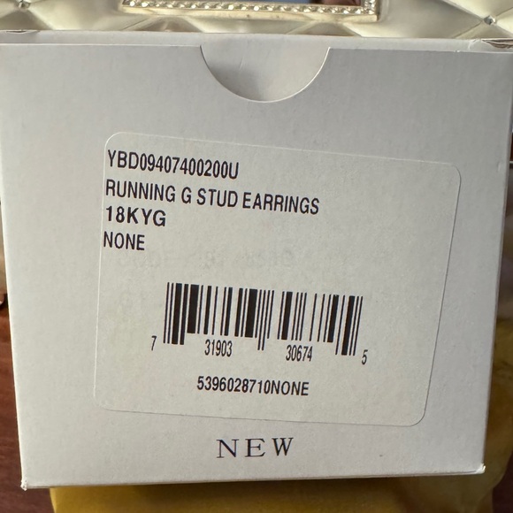 18k Gold GUCCI Double-G Stud Earrings - Picture 8 of 9